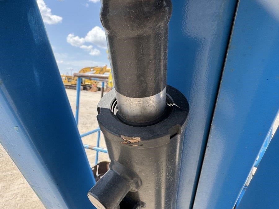 2018 Genie Z60-37FE Articulating Boom Lift - Image 25