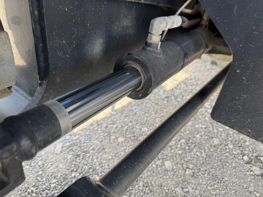 2018 Genie Z60-37FE Articulating Boom Lift - Image 26
