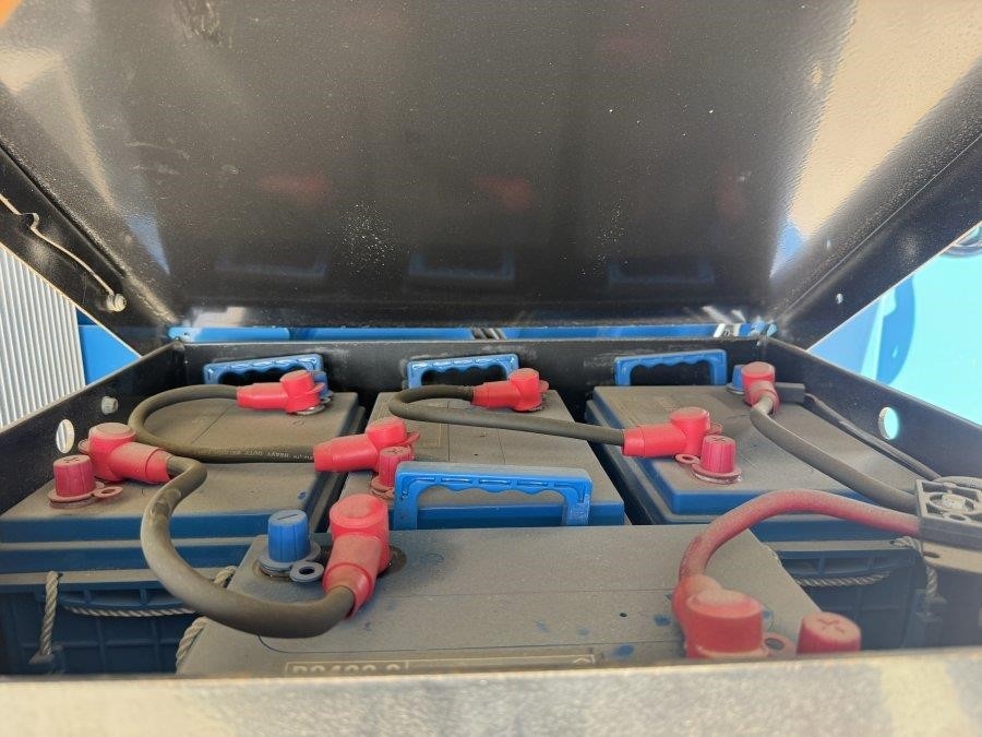 2018 Genie Z60-37FE Articulating Boom Lift - Image 34