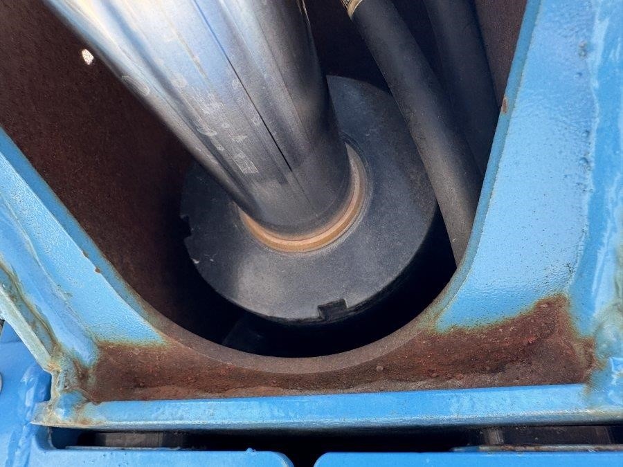 2018 Genie Z60-37FE Articulating Boom Lift - Image 21