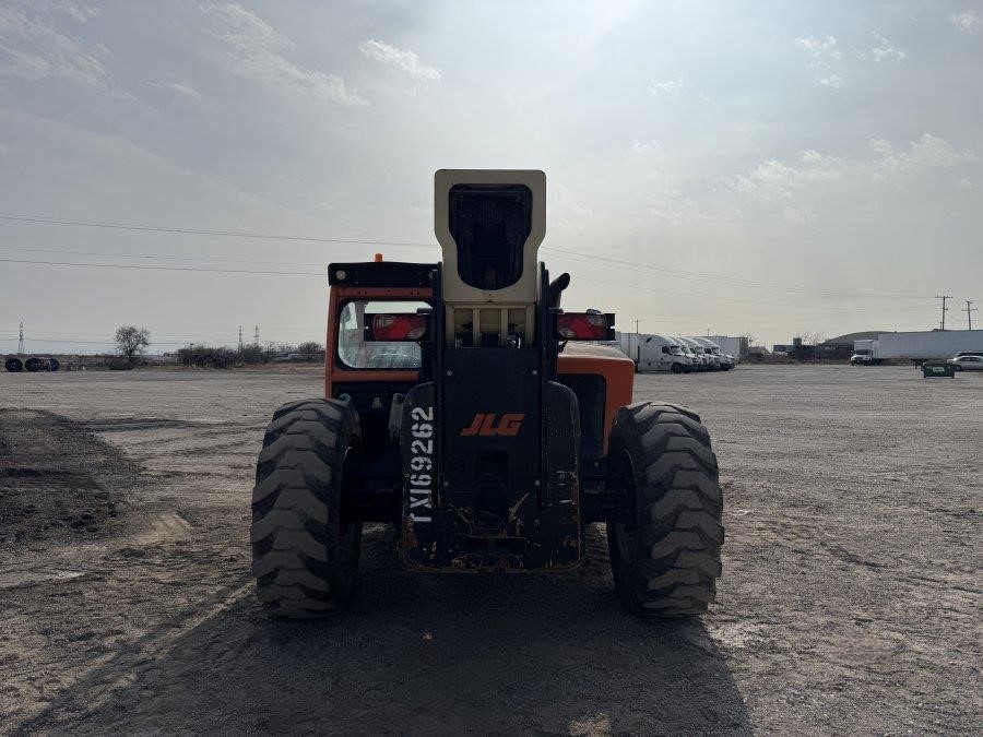 2018 JLG 1055 Telehandler - Image 4