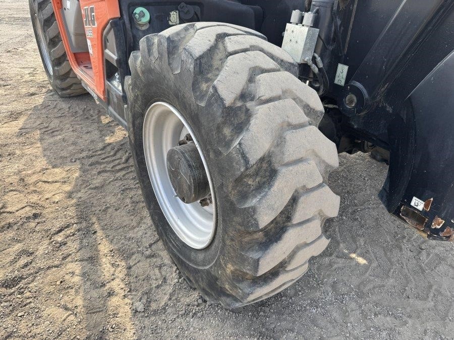 2018 JLG 1055 Telehandler - Image 11
