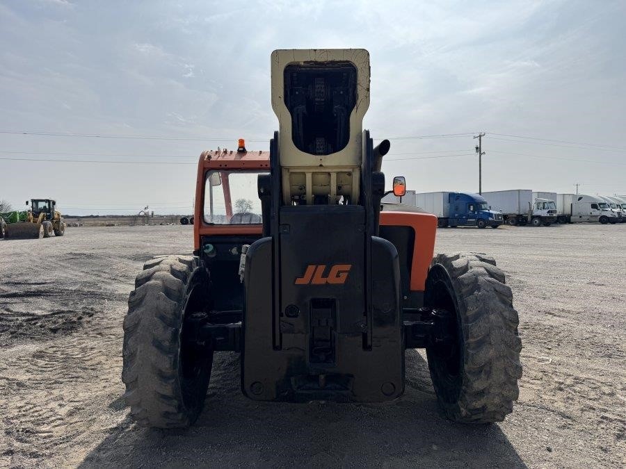 2017 JLG 1055 Telehandler - Image 4