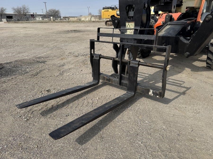 2017 JLG 1055 Telehandler - Image 15