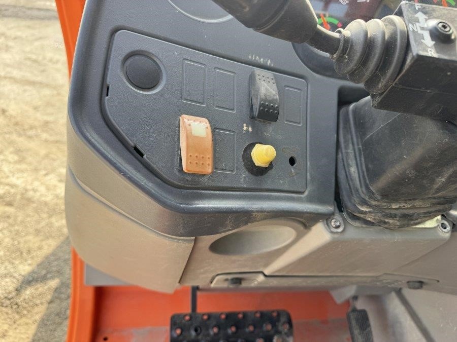 2017 JLG 1055 Telehandler - Image 23