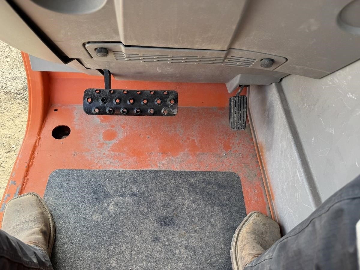 2017 JLG 1055 Telehandler - Image 26