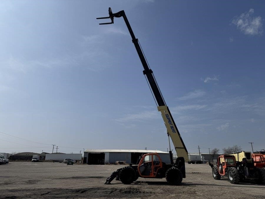 2017 JLG 1055 Telehandler - Image 29