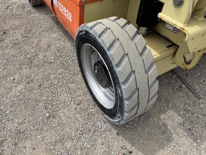 2017 JLG 4069LE Rough Terrain Scissor Lift - Image 11