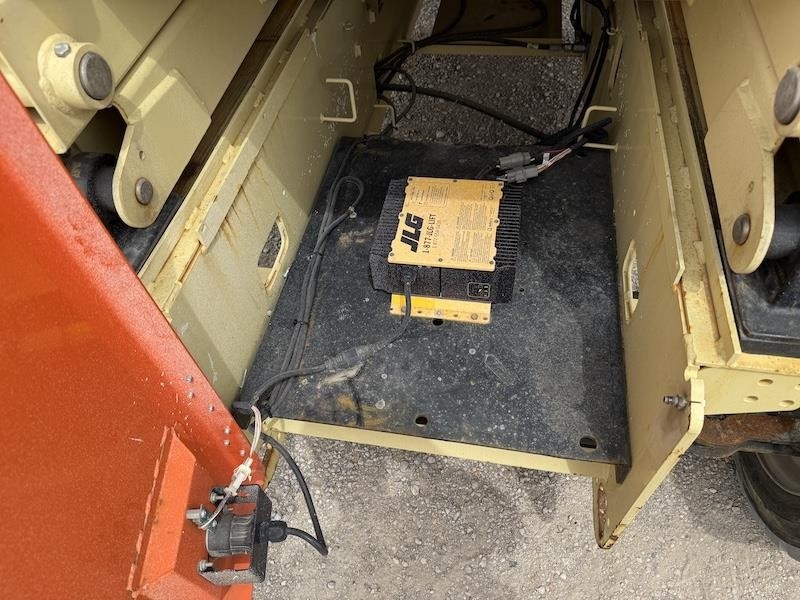 2017 JLG 4069LE Rough Terrain Scissor Lift - Image 17