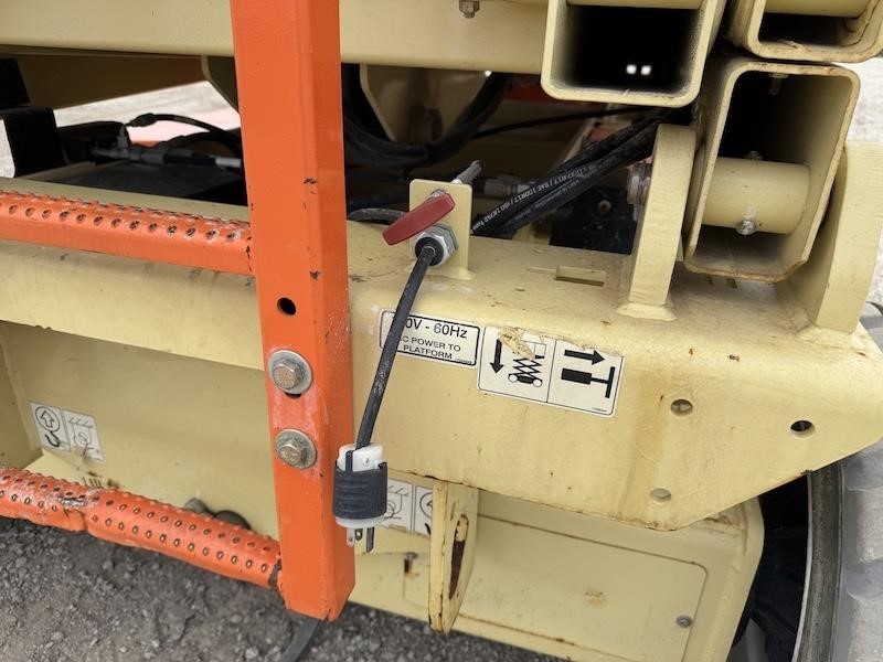 2017 JLG 4069LE Rough Terrain Scissor Lift - Image 22