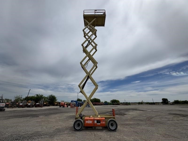 2017 JLG 4069LE Rough Terrain Scissor Lift - Image 27