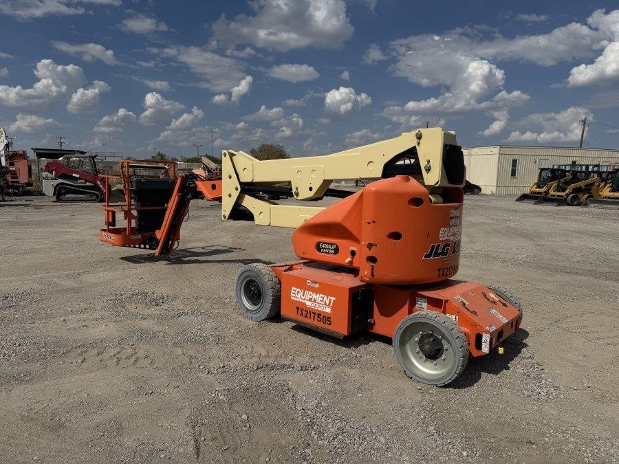 2017 JLG E400AJPN Articulating Boom Lift - Image 3