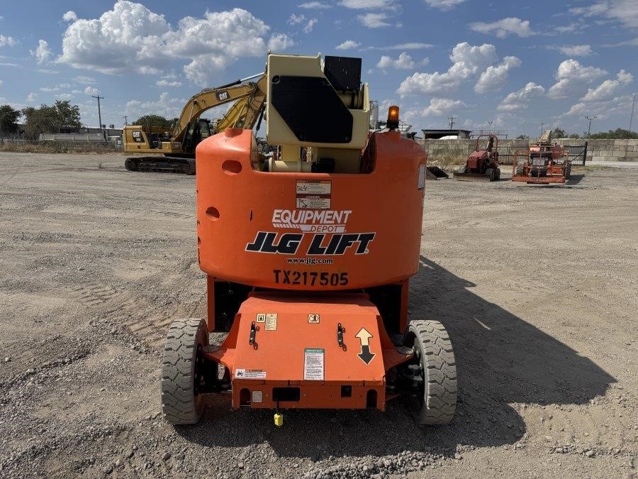 2017 JLG E400AJPN Articulating Boom Lift - Image 4