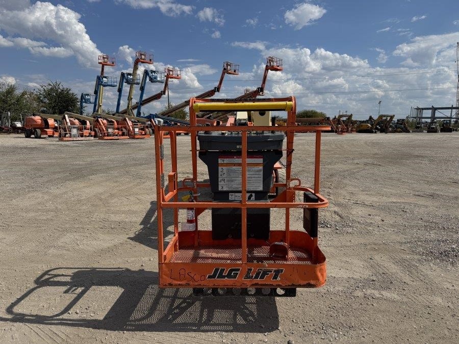 2017 JLG E400AJPN Articulating Boom Lift - Image 8