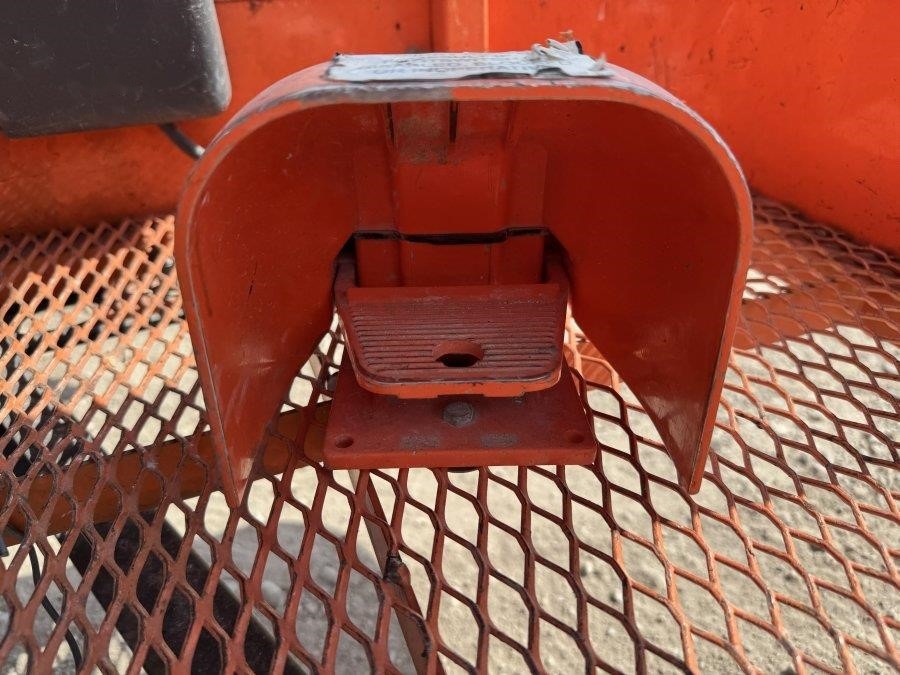 2017 JLG E400AJPN Articulating Boom Lift - Image 14