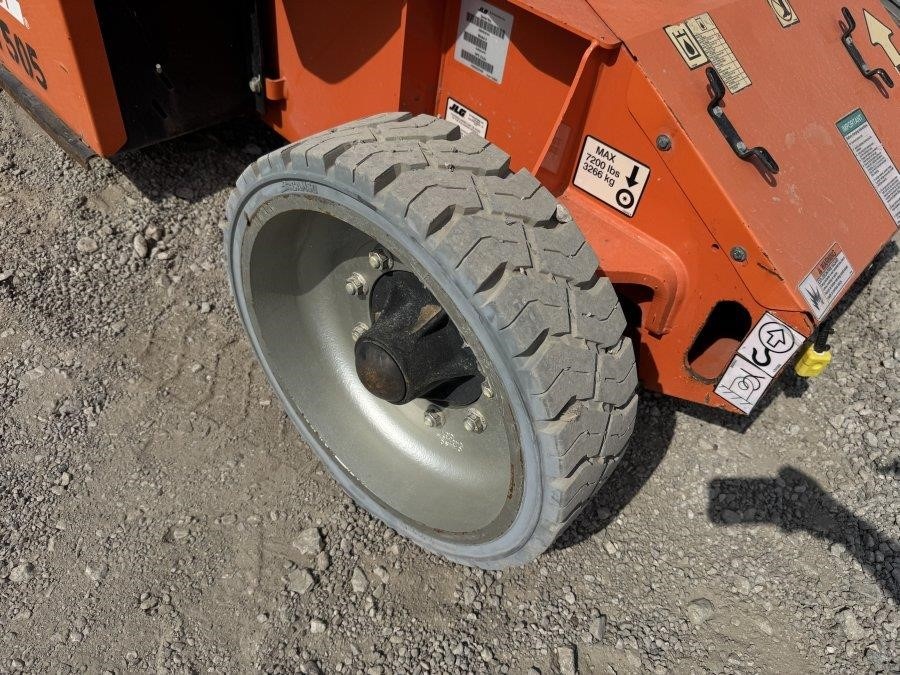 2017 JLG E400AJPN Articulating Boom Lift - Image 18