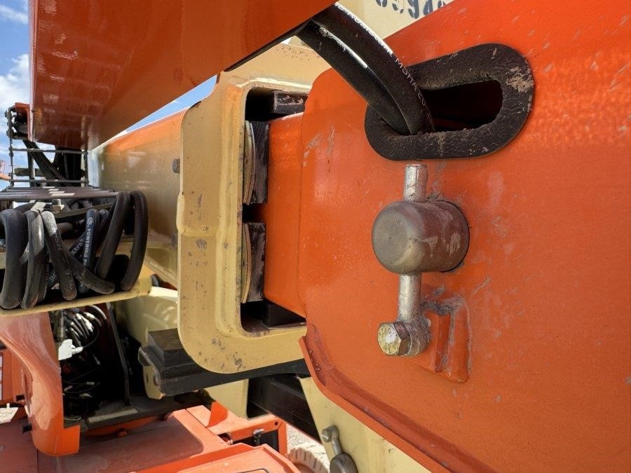 2017 JLG E400AJPN Articulating Boom Lift - Image 30