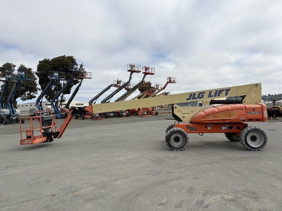 2018 JLG M600JP Articulating Boom Lift - Image 2