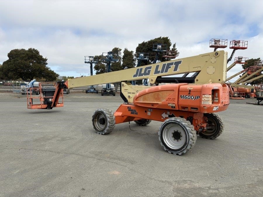 2018 JLG M600JP Articulating Boom Lift - Image 3