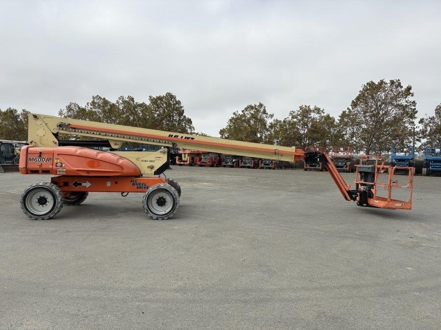 2018 JLG M600JP Articulating Boom Lift - Image 6