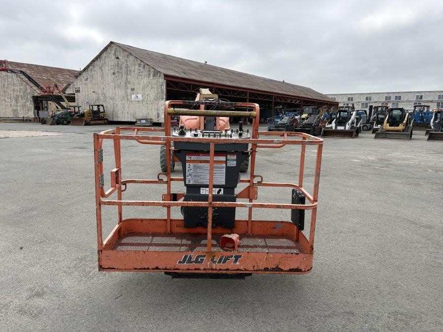 2018 JLG M600JP Articulating Boom Lift - Image 8