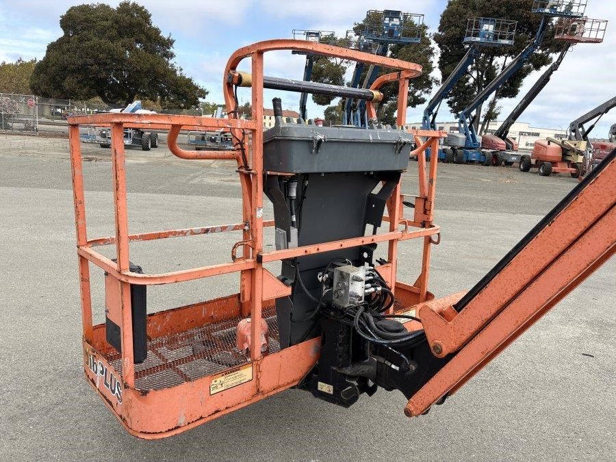 2018 JLG M600JP Articulating Boom Lift - Image 14