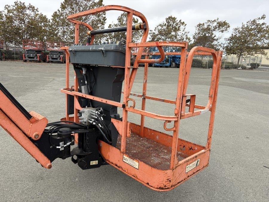 2018 JLG M600JP Articulating Boom Lift - Image 17