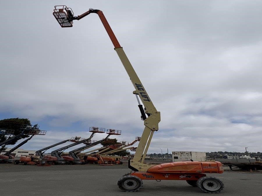 2018 JLG M600JP Articulating Boom Lift - Image 37