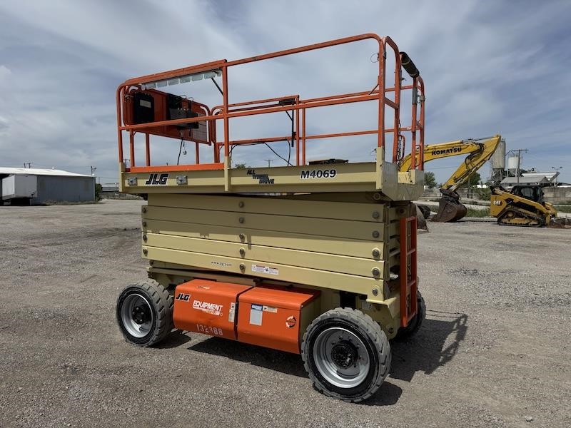 2017 JLG M4069 Hybrid Rough Terrain Scissor Lift - Image 3