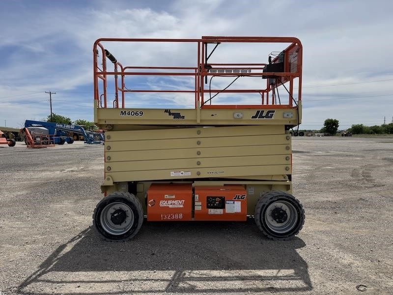 2017 JLG M4069 Hybrid Rough Terrain Scissor Lift - Image 6