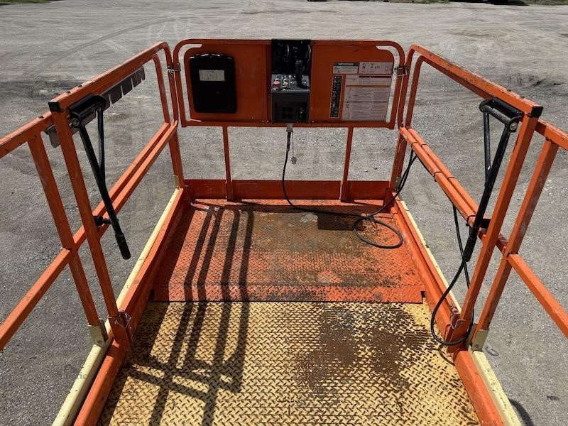 2017 JLG M4069 Hybrid Rough Terrain Scissor Lift - Image 26