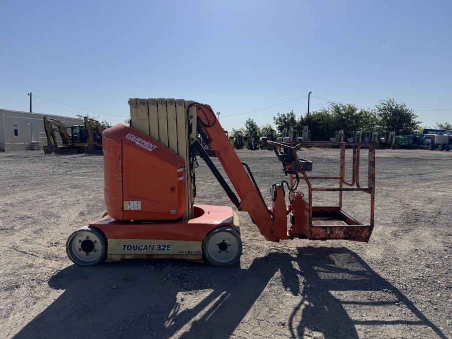 2017 JLG TOUCAN 32E Personnel Lift - Image 6