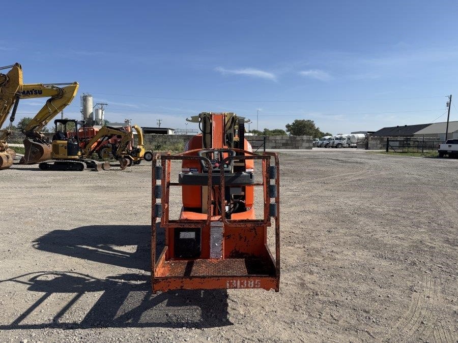 2017 JLG TOUCAN 32E Personnel Lift - Image 8