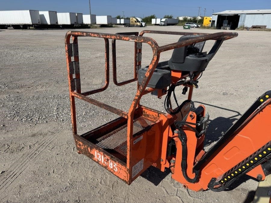 2017 JLG TOUCAN 32E Personnel Lift - Image 13