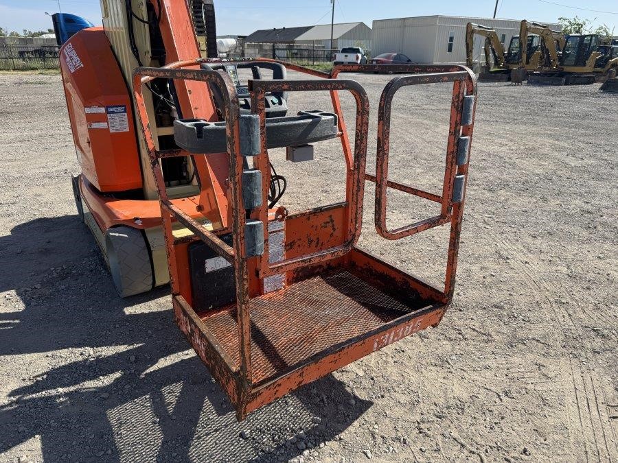 2017 JLG TOUCAN 32E Personnel Lift - Image 14