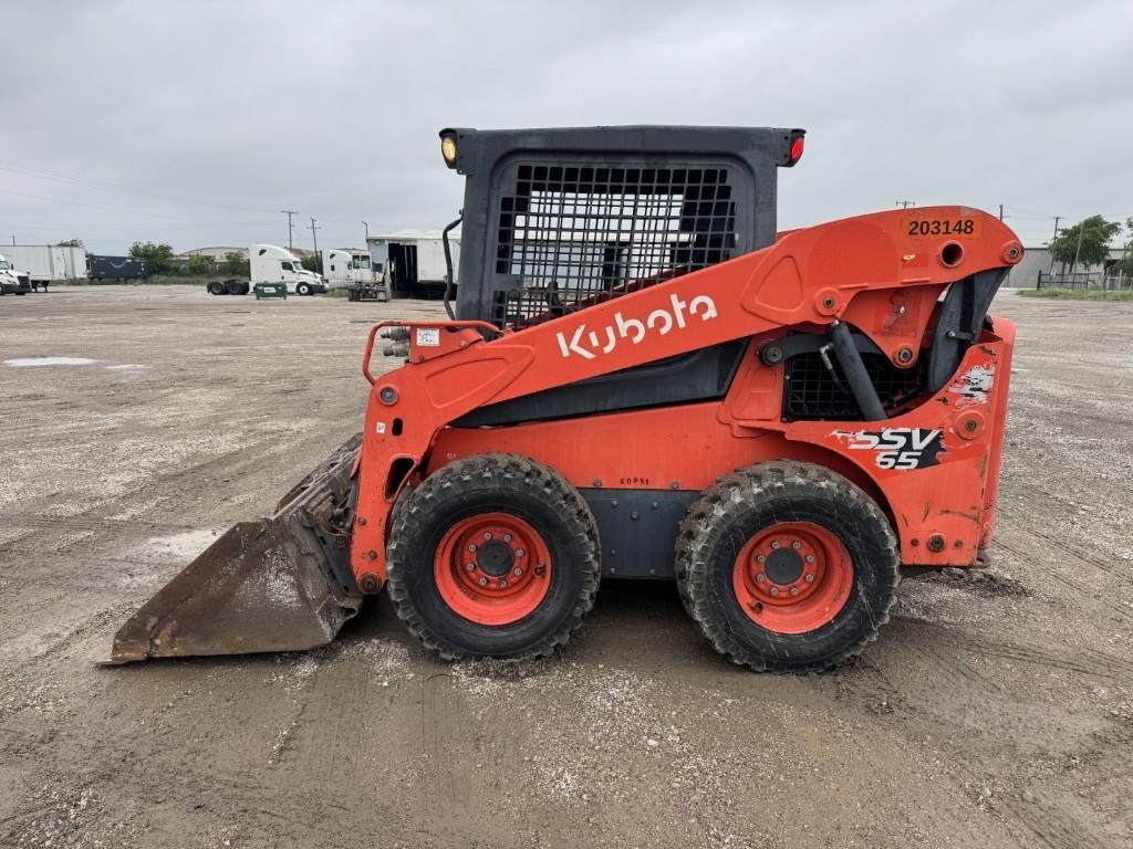 2021 Kubota SSV65 Skid Steer Loader - Image 2