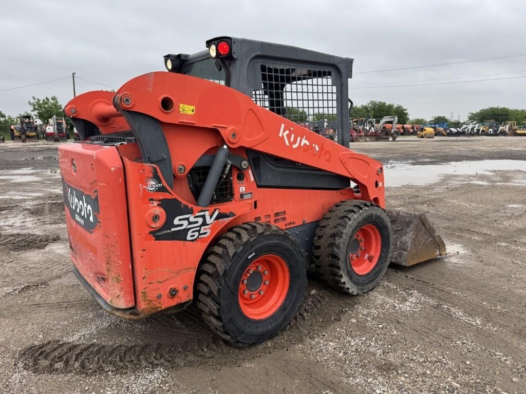 2021 Kubota SSV65 Skid Steer Loader - Image 5