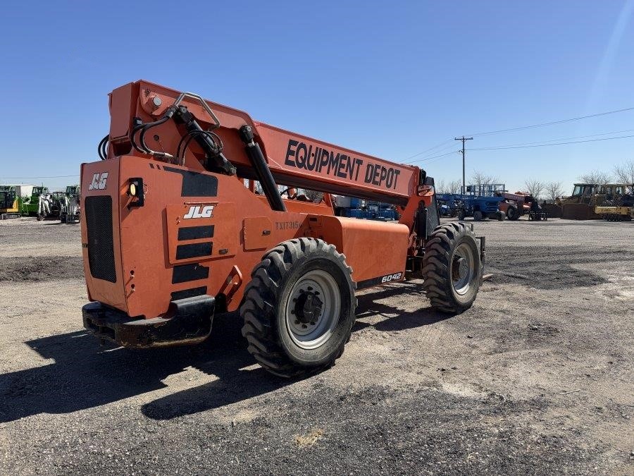 2018 SkyTrak 6042 Telehandler - Image 5