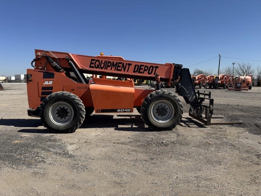 2018 SkyTrak 6042 Telehandler - Image 6