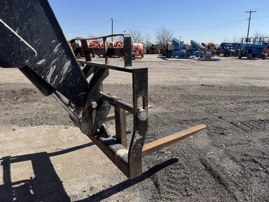 2018 SkyTrak 6042 Telehandler - Image 15