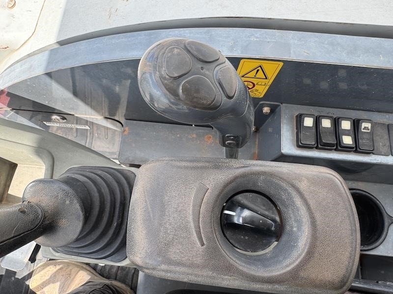 2019 Takeuchi TB230 Mini Excavator - Image 32