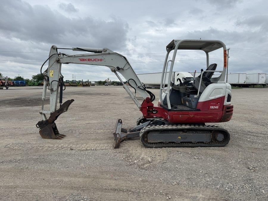 2020 Takeuchi TB240 Mini Excavator - Image 2