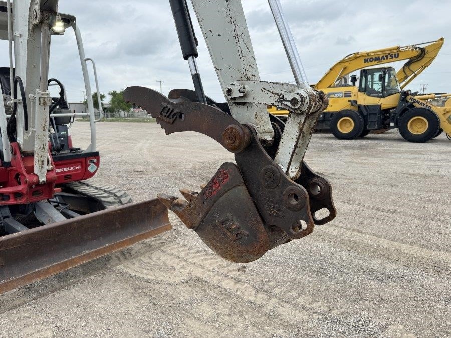 2020 Takeuchi TB240 Mini Excavator - Image 24
