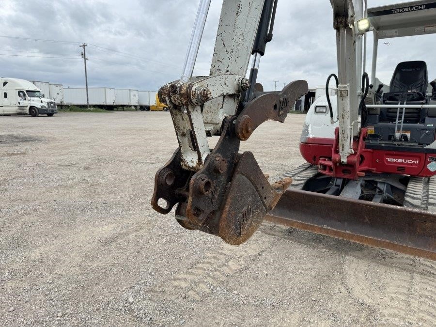 2020 Takeuchi TB240 Mini Excavator - Image 25