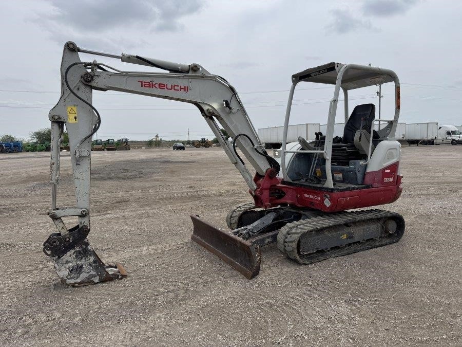 2020 Takeuchi TB240 Mini Excavator