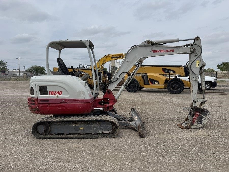 2020 Takeuchi TB240 Mini Excavator - Image 6