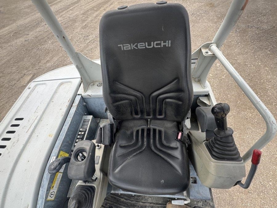 2020 Takeuchi TB240 Mini Excavator - Image 27