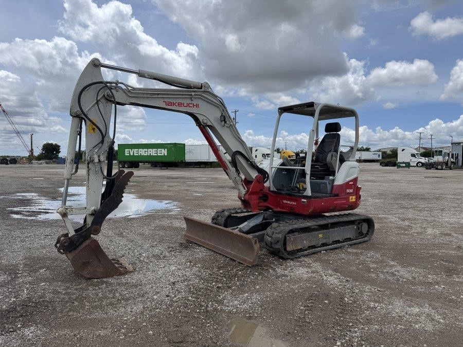 2022 Takeuchi TB260 Mini Excavator
