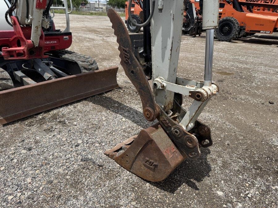 2022 Takeuchi TB260 Mini Excavator - Image 23