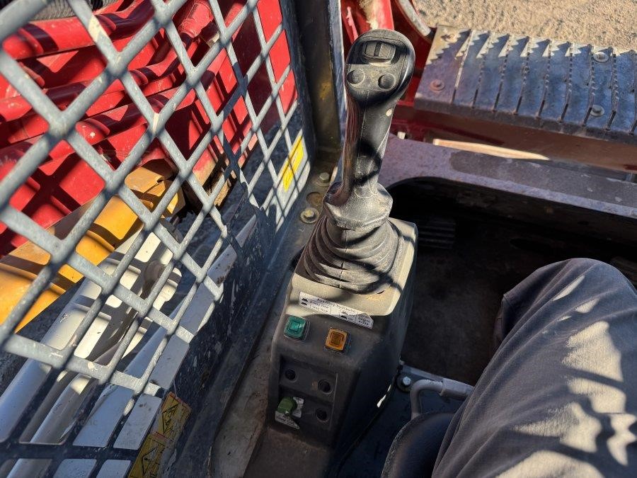 2019 Takeuchi TL8 Compact Track Loader - Image 29